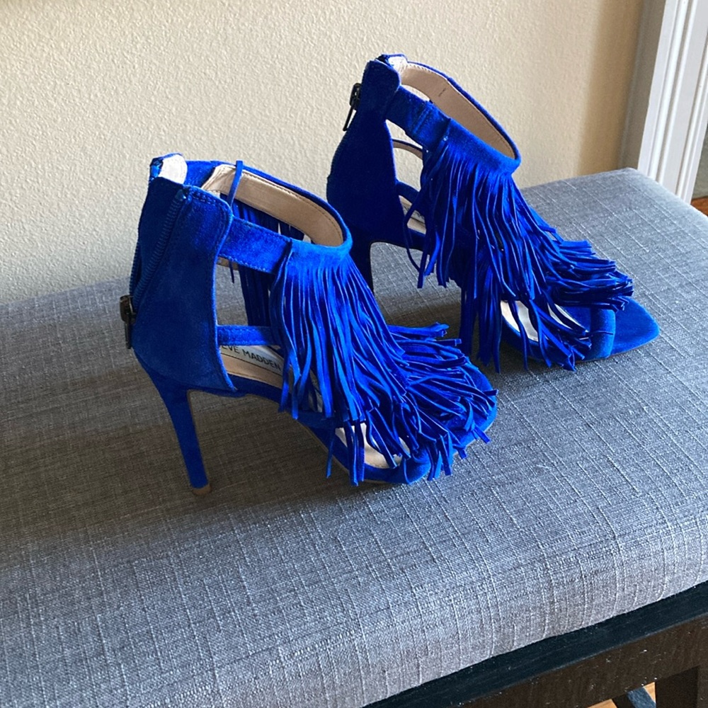 STEVE MADDEN FRINGLY heels